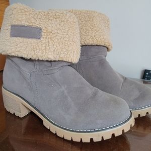 Boots Size 8 1/2 - 9